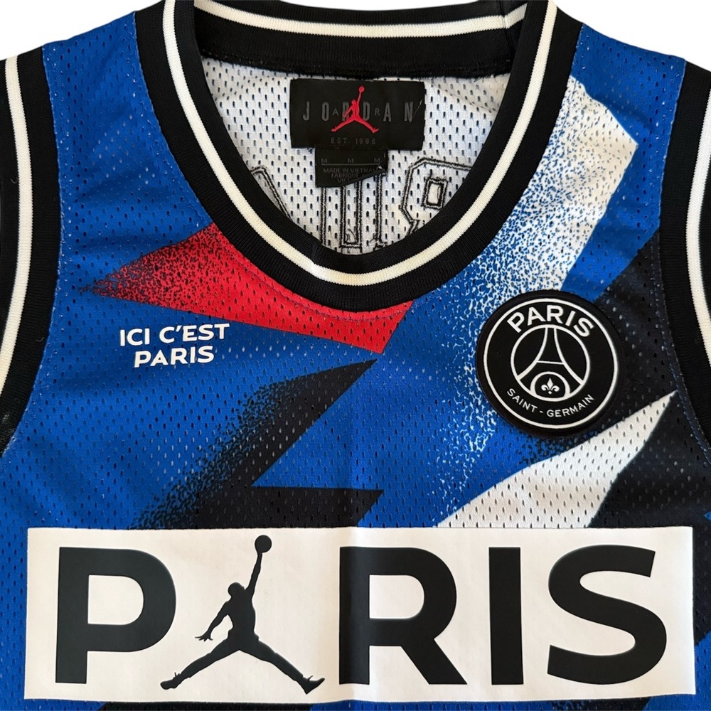 Nike Air Jordan x PSG Paris Saint Germain Jersey in Hyper Cobalt
Size Medium - Picture 3 of 4